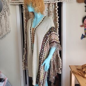 Nostalgia Multicolor Fringe Accent Shawl